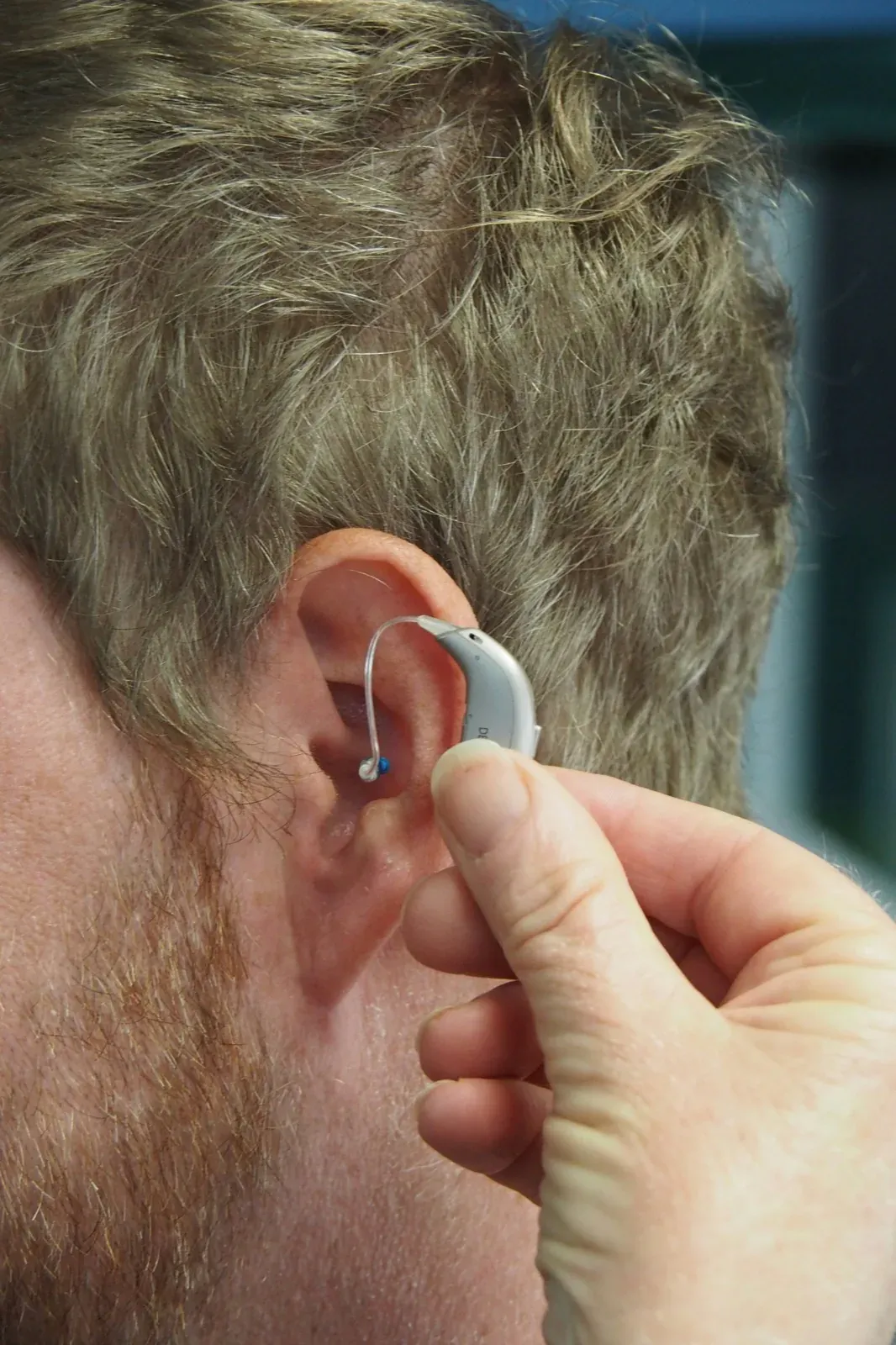 a man wearing a hearing aid